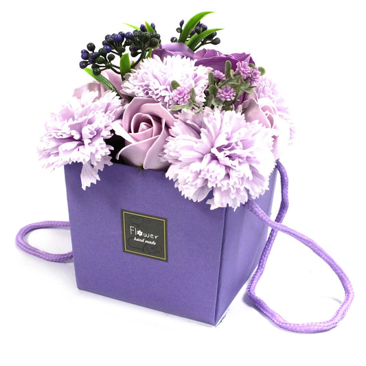Seifenblumenstrauß – Eleganz aus Lavendel, Rose & Nelke